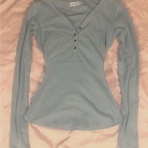 Abercrombie & Fitch Light Blue Long Sleeve Tee